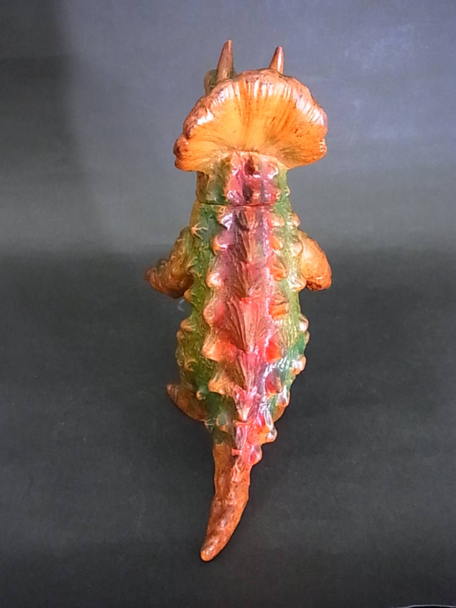 Yahoo!オークション - 当時物 三浦トーイ パチ怪獣 トリケラン ソフビ