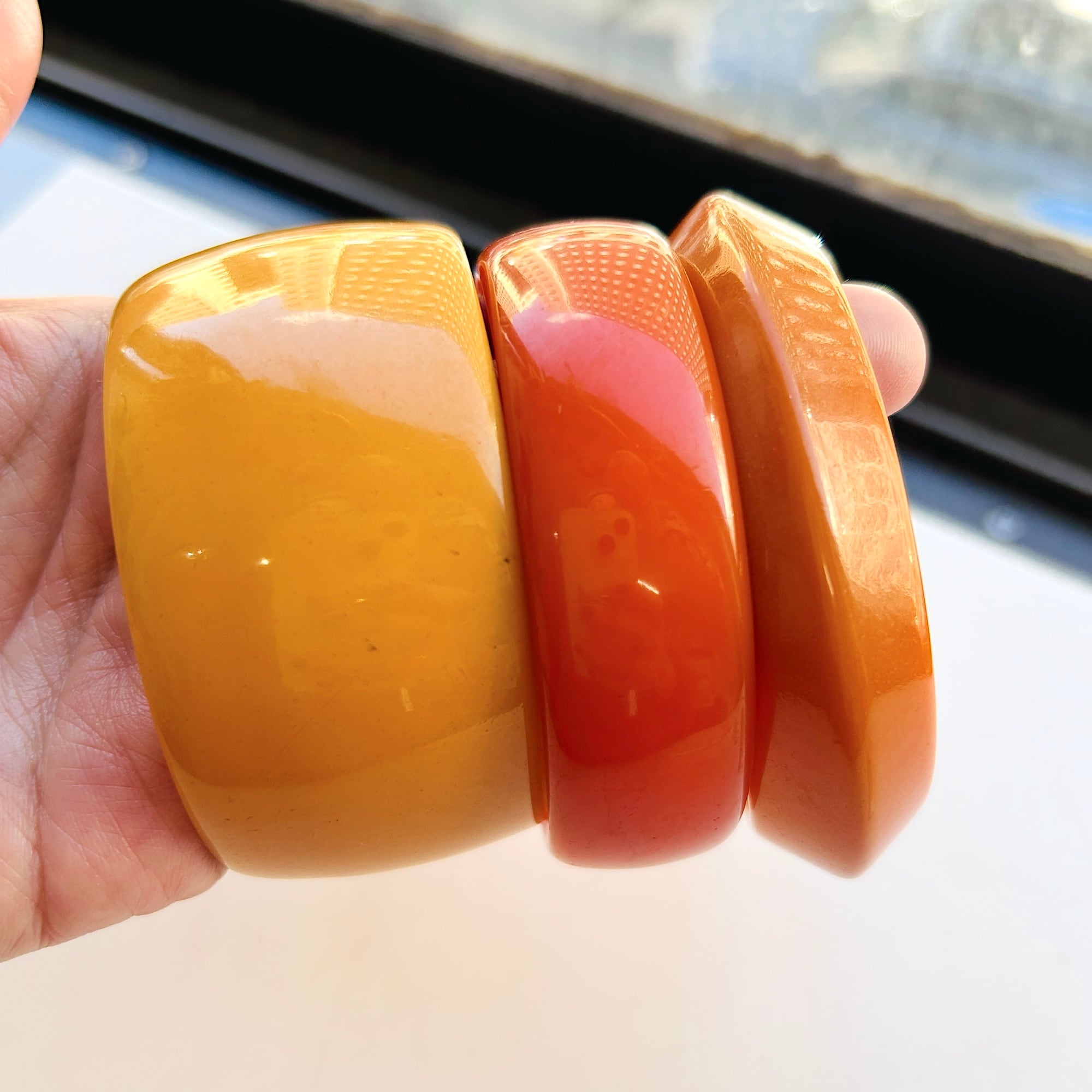 BAKELITE オレンジベークライト円盤バングル | Milo Antiques & Vintage