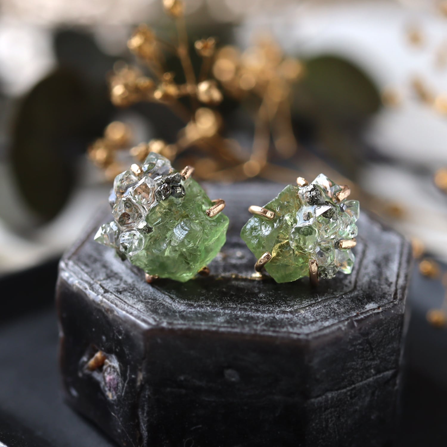 グリーンアパタイトとダイヤモンドクォーツのピアス | witch/花石:鉱物