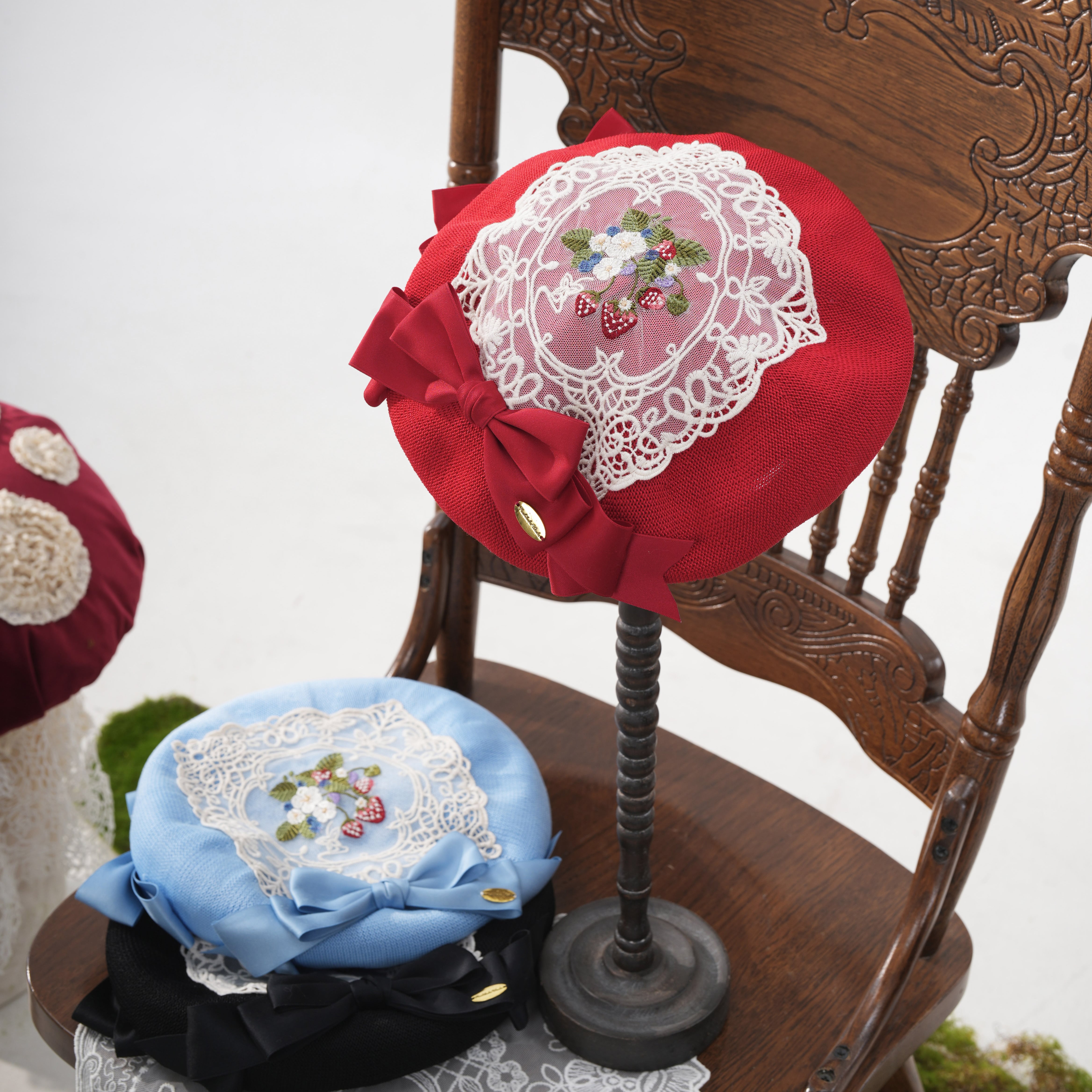 ストロベリー・リボンブーケ いちご刺繍ベレー | HoshibakoWorks