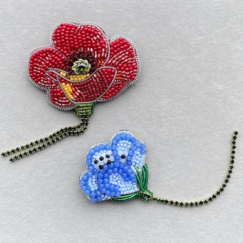 ビーズ刺繍のブローチ -チャーミングなお花ポピー- red flower