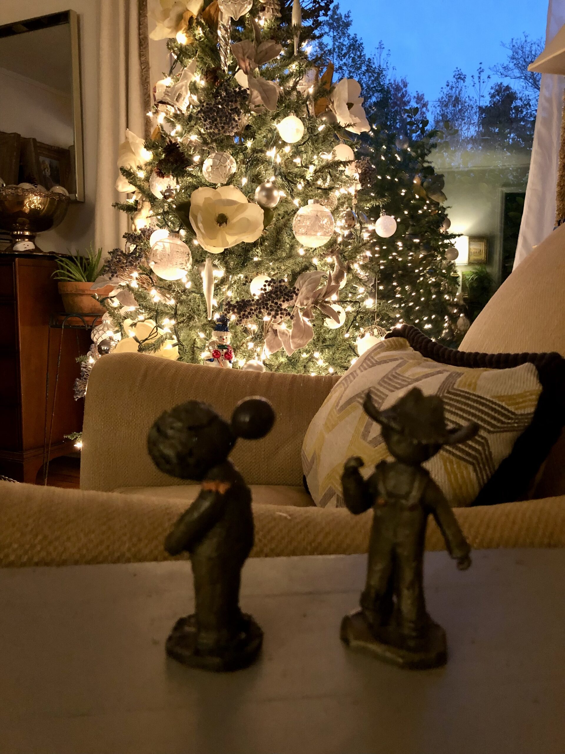 Vintage Hudson Pewter Figurine (Girl Blowing Bubble) » Tookey Buxton