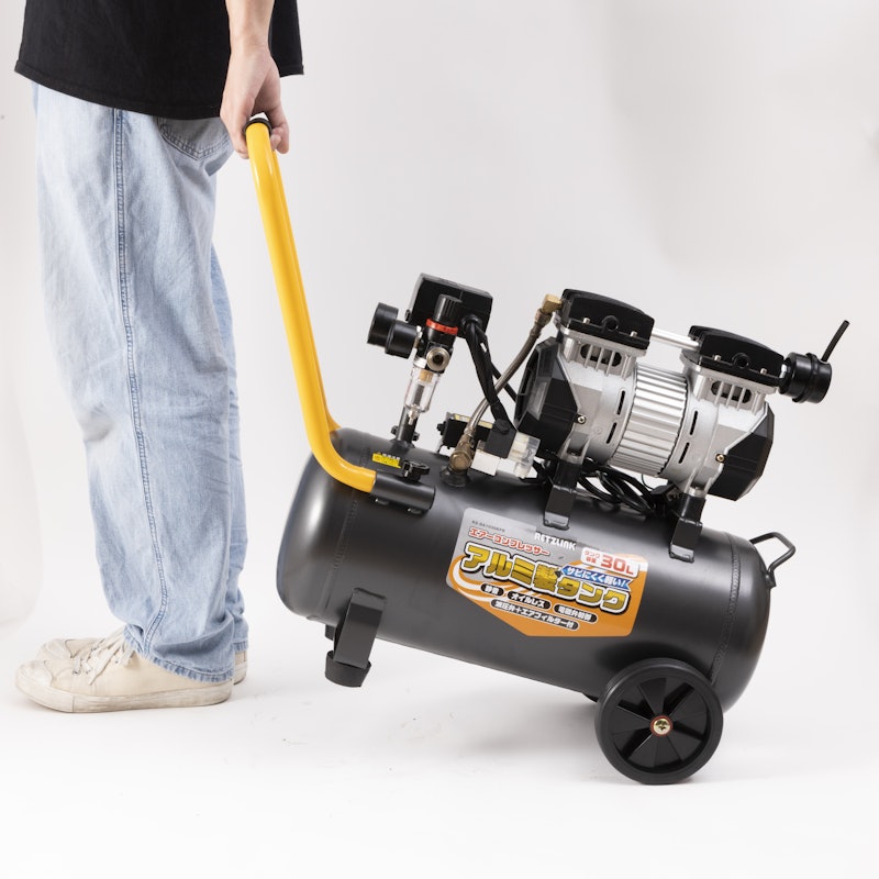 コメリ RETZLINK アルミタンク静音コンプレッサー RZ-SA1030EFRを検証