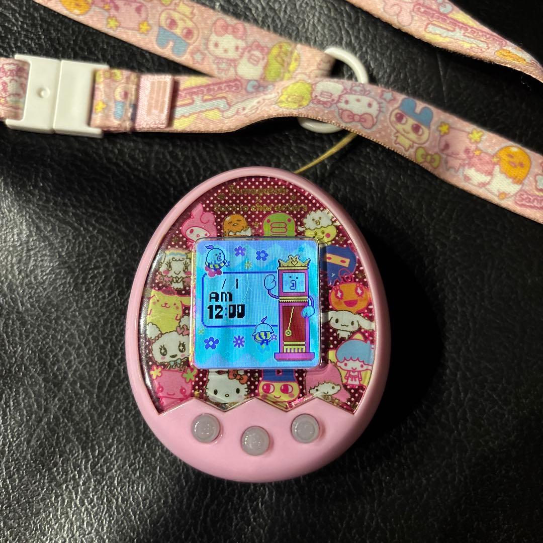Tamagotchi m!x サンリオキャラクターズ　たまごっちみくす TOY]トイザらス限定 Tamagotchi m!x(たまごっち みくす) サンリオ