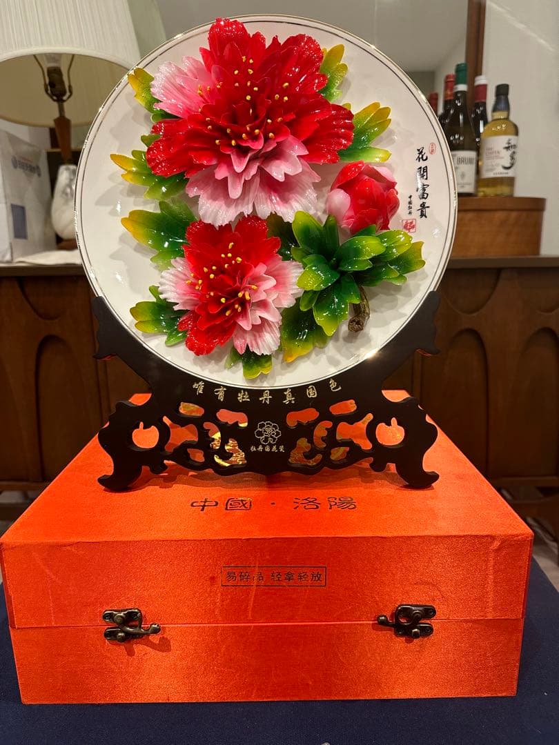洛陽　唐三彩　牡丹磁器ボタン花　中国美術　牡丹皿　立体彫刻　磁器陶磁 中国美術】洛陽 唐三彩 牡丹磁器ボタン花 牡丹皿 立体彫刻 - メルカリ