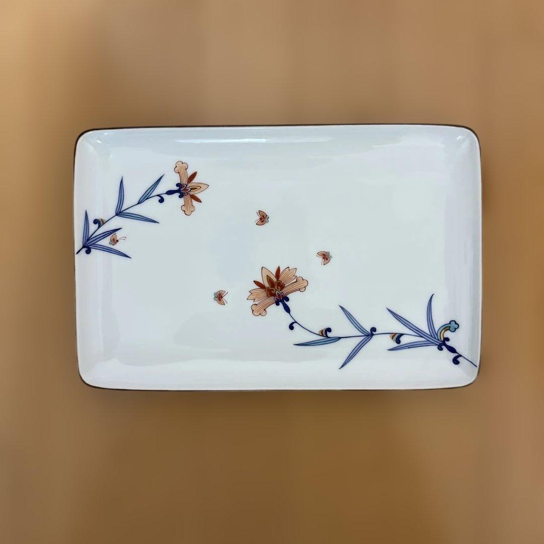 宮内庁御用達 十四代 辻常陸 染錦花唐草文 盛皿 宮内庁御用達 十四代 辻常陸 染錦花唐草文 盛皿 - メルカリ