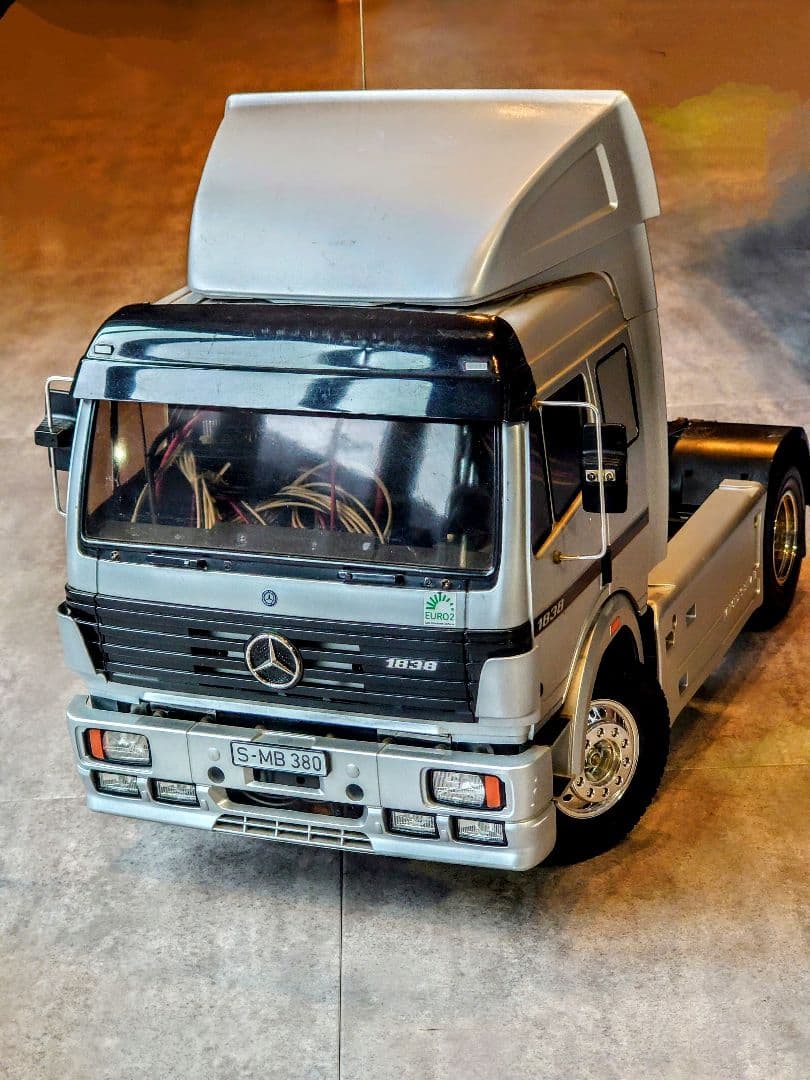 1/14 タミヤ メルセデスベンツ 1838LS ライト点灯 動作確認済み 1/14 タミヤ メルセデスベンツ 1838LS ライト点灯 動作確認済み - メルカリ