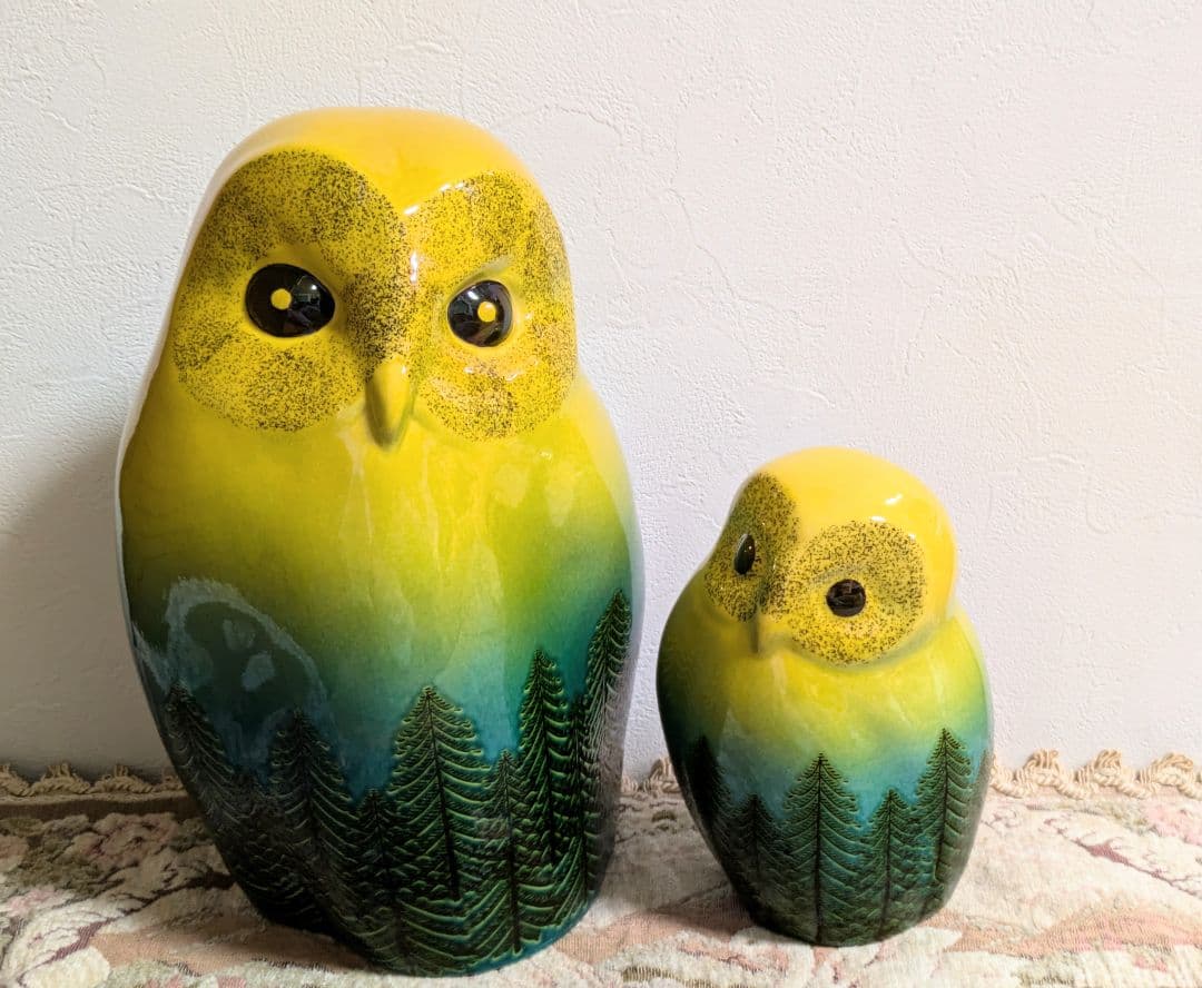 九谷五三郎 親子ふくろう 陶器 木立 鳥 置物 縁起物 インテリア 2個セット 九谷焼 仲良しふくろう 盛 2.5号 ペア 化粧箱入り ( ふくろう 盛 あす
